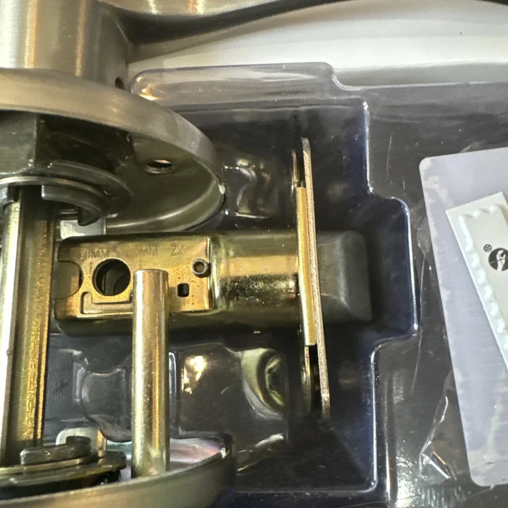 Kwikset‎ Balboa Hall & Closet Lever Door Handle Satin Nickel 92001-525 NEW